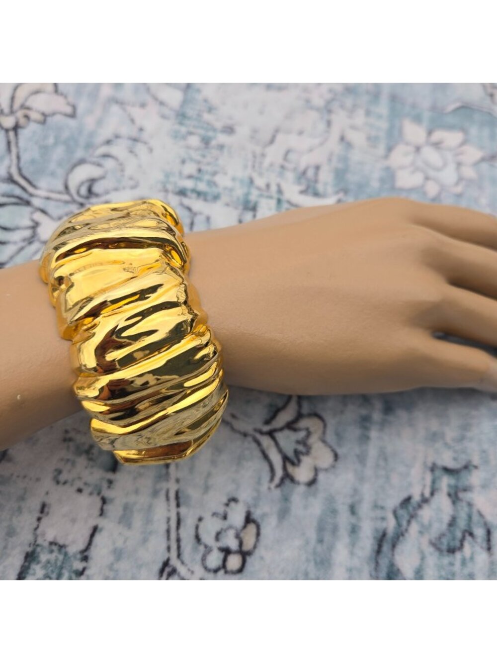 Vintage 80s Gold Tone Hinged Bracelet Bold Wavy Chunky Heavy Statement Cuff